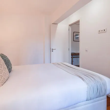 Sunny Terrace In Entrecampos By Lovelystay Apartament Lizbona